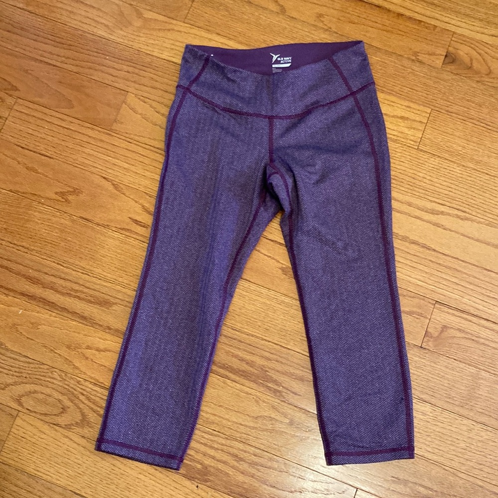 Old Navy Active go-dry capri leggings
